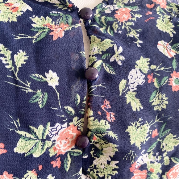 NWT Paris Dress: Floral and Lace Buttons Sweet - Picture 5 of 6